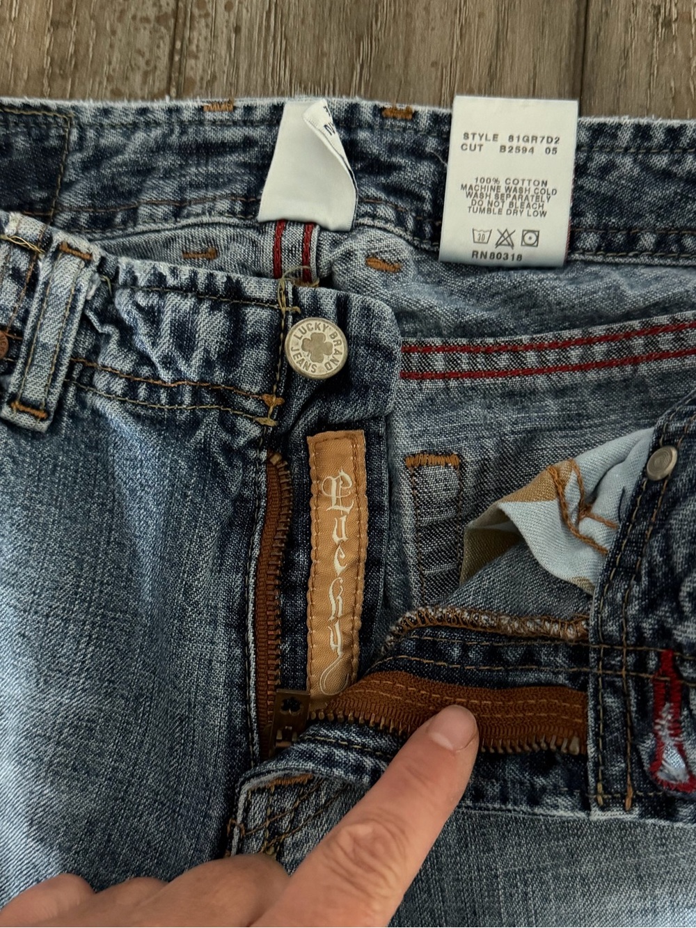 Lucky Brand Wonder Jeans - Picture 8 of 15
